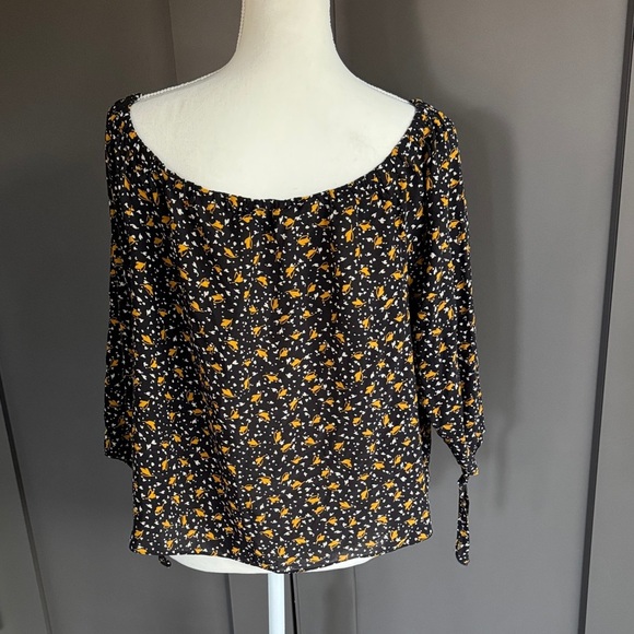 Madewell Black and Yellow Floral Blouse 100% Silk Size L - Picture 3 of 6